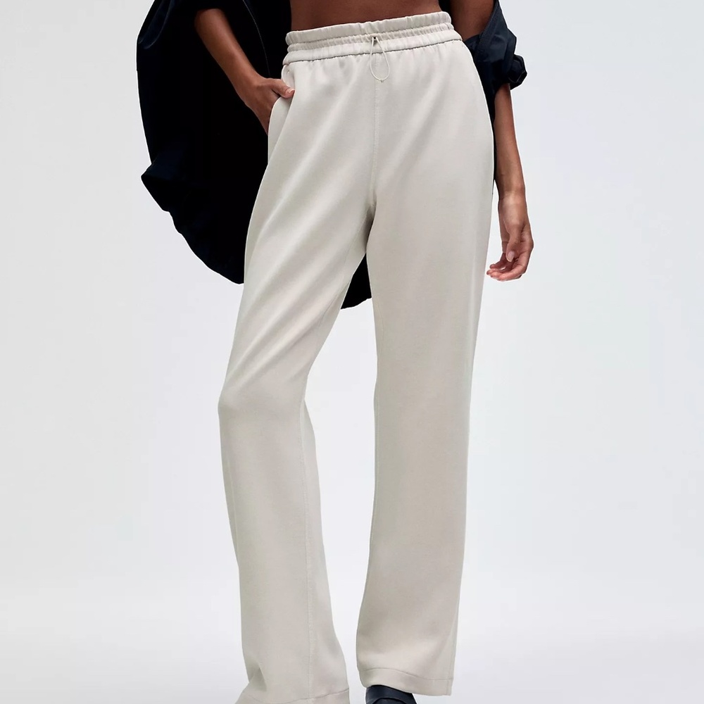 Lululemon Softstreme High-Rise Pant Bone Size 6 Regular Length